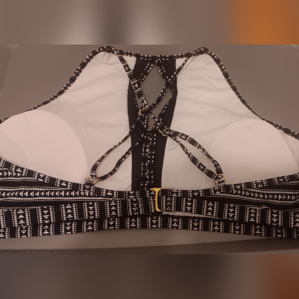 Time and Tru Black and White Geometric Keyhole Halter Bikini Top Womens Size XL - Picture 2 of 3